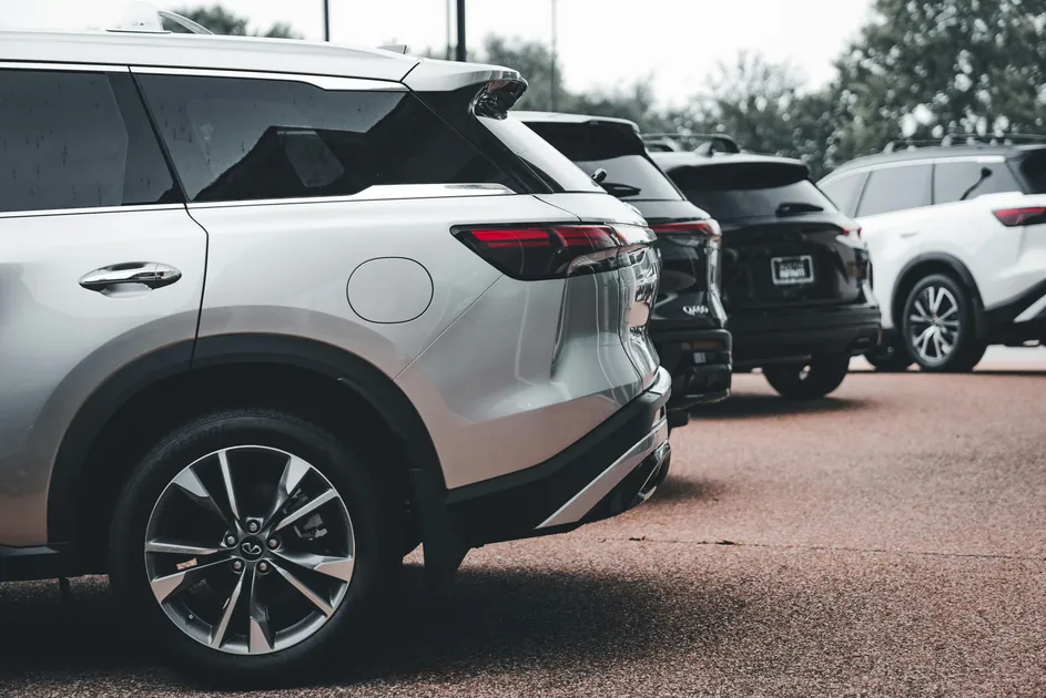 Buy a used car in Canada city guide — comparing prices and markets across Montreal, Toronto, Vancouver, Ottawa, Calgary, Edmonton, and Quebec City