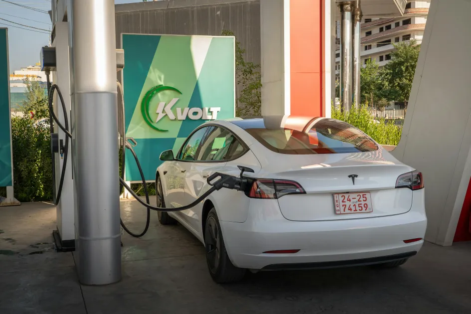 Electric vs gas vehicle cost comparison Canada 2026 — fuel, maintenance, insurance, total ownership